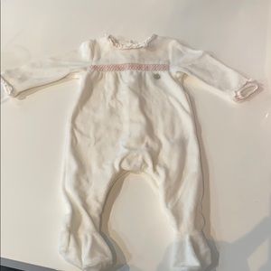 Pretty white valour with pink accents